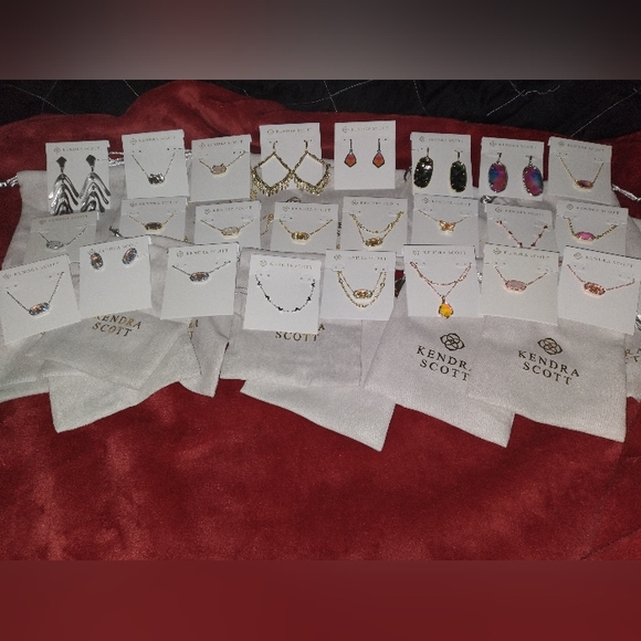 NEW Elisa Kendra Scott Dichroic Glass Gold Necklace - Picture 10 of 14